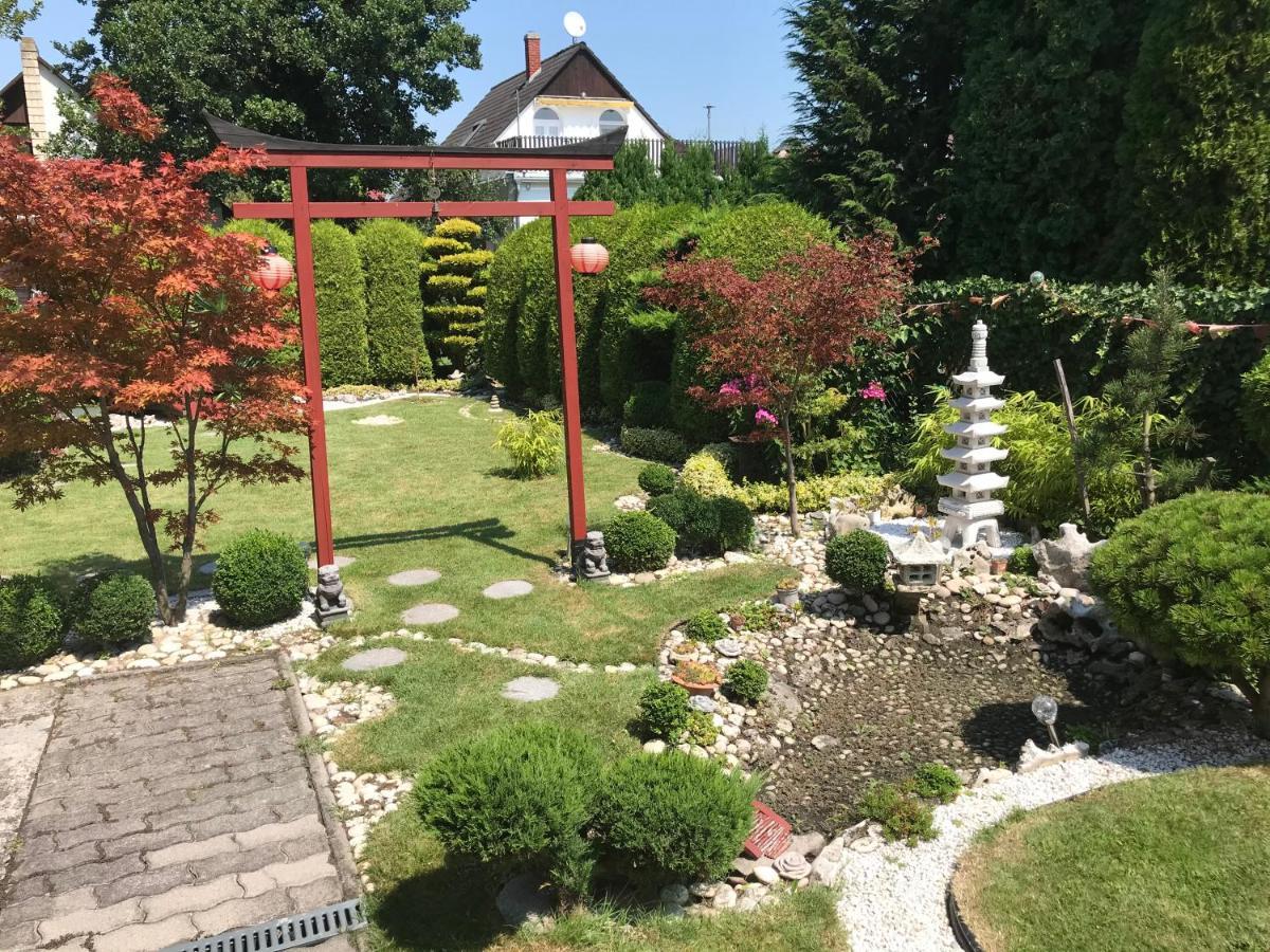 Nyaralo Japankerttel - Apartment With Japanese Garden Balatonmariafurdo Exterior photo